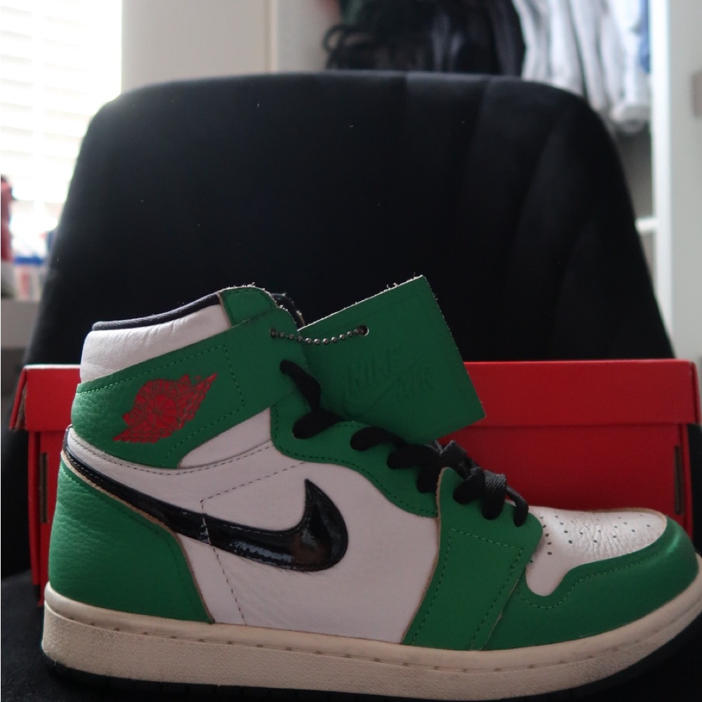 Women’s Jordan 1 Retro High Lucky Green